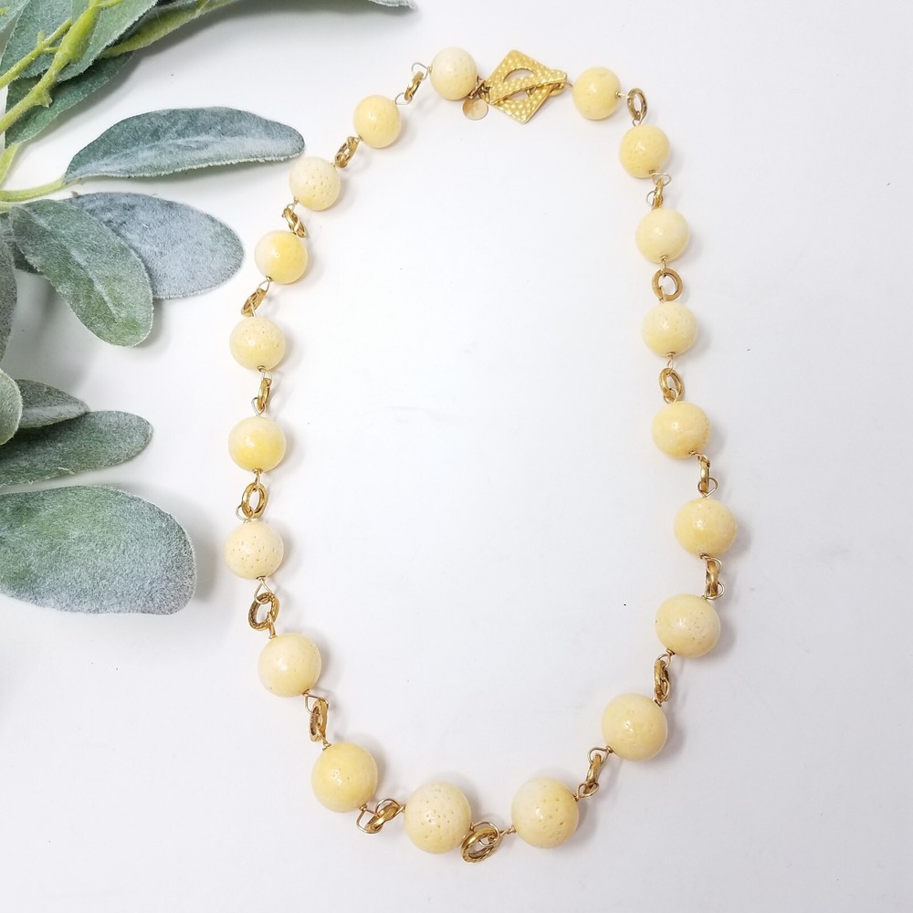 GAY HARRISON Vtg  COUTURE Cream Beaded‎ Sponge Coral Necklace 20"
